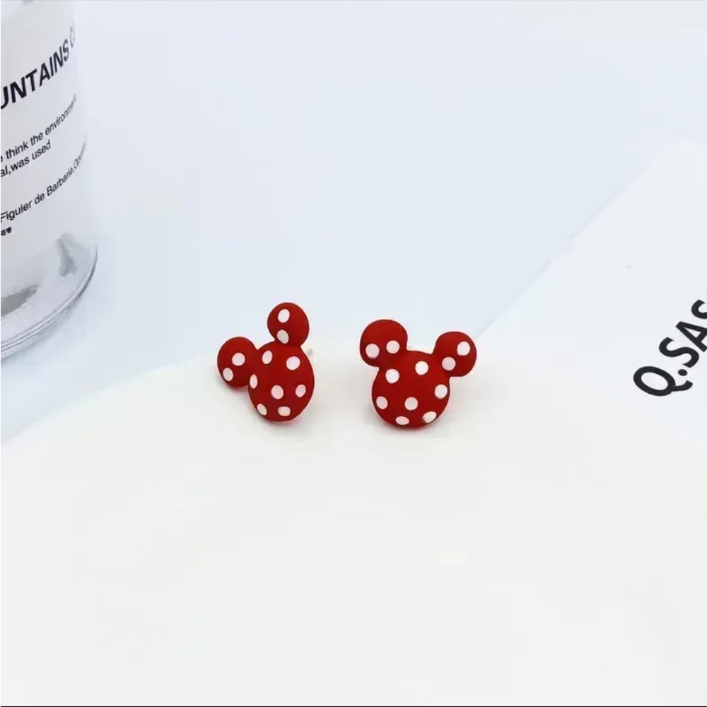 Minnie Mouse Disney stud earrings